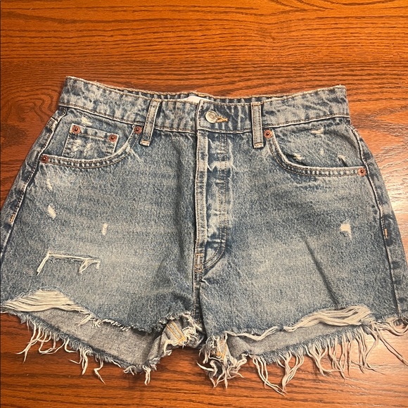 Zara cutoff Jean shorts size 4 #171 - Picture 1 of 3